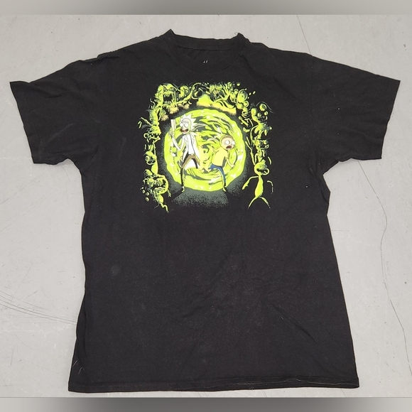 Rick And Morty T-Shirt - Picture 1 of 3
